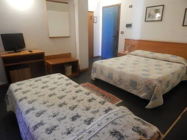 טרוויסו Hotel Aurora מראה חיצוני תמונה